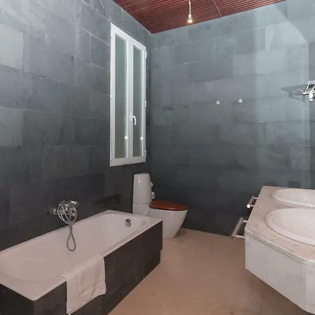 Bet - Canovas Gæstehus 4*