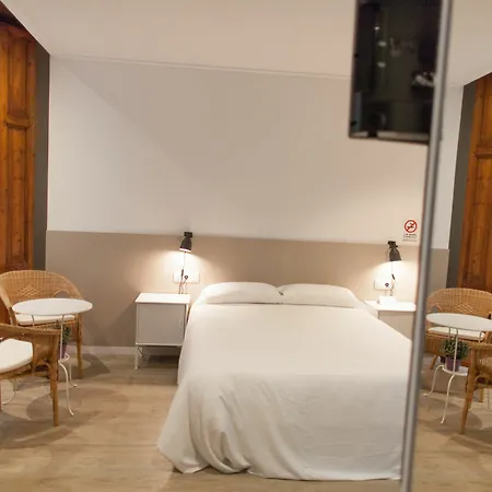 Pensión Host & 3*