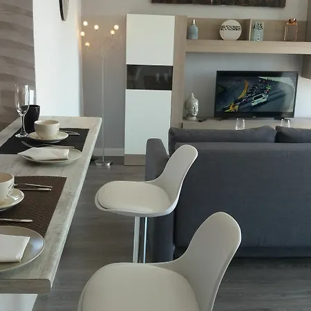 شقة Apartmentsuitespain Atic Panoramic *