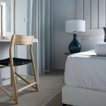 & Co. Saler Boutique