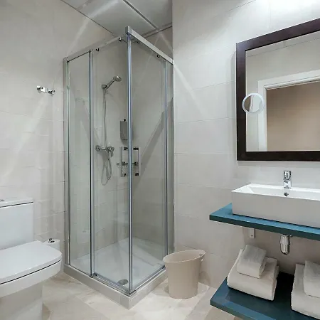 Opera House Hotel 3*