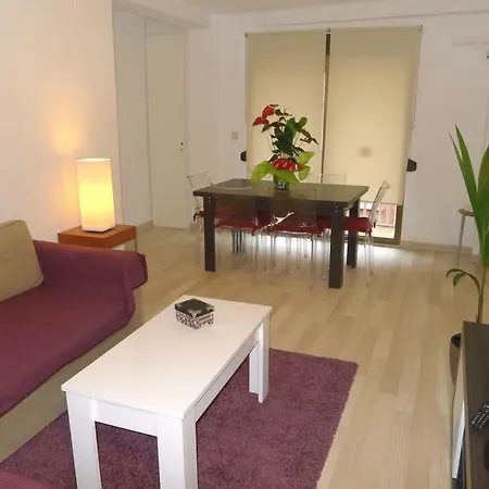 Apartament Entre Playa Y Ciudad Ciencias. Solo Familias O Mayores *
