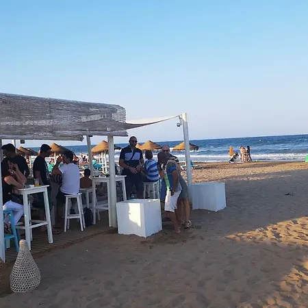 Lo's Beach Apartman *