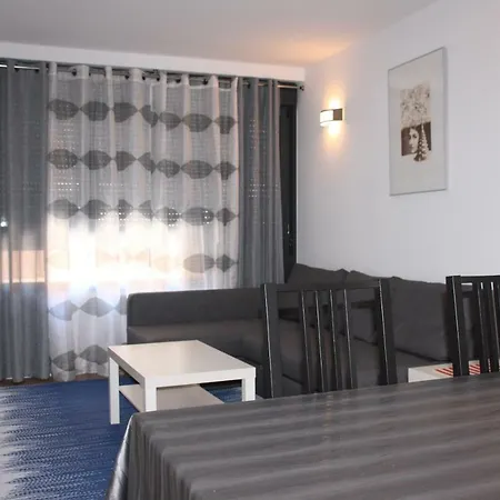 Apartment Ribes *
