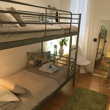 Apartamento De Diseno En Plaza Manises Con Parking