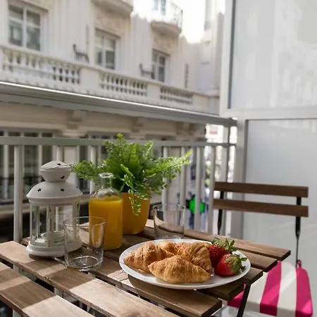 Just In The Middle Daire