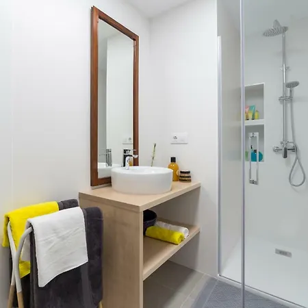 Just In The Middle * Valensiya