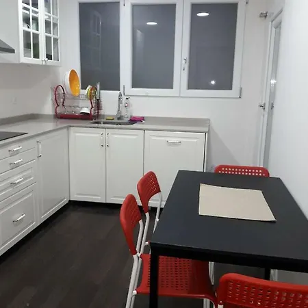 San Slava Appartement *