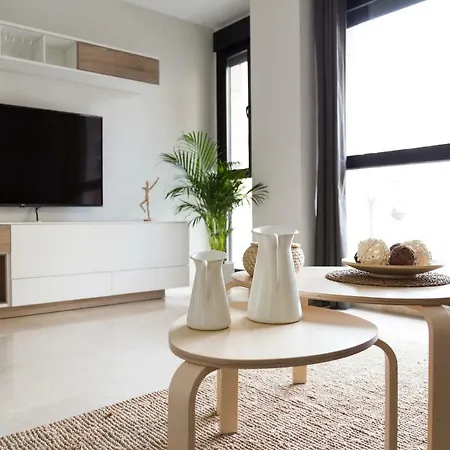 New Aloha Center With Terrace Apartment