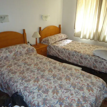 Centro Calle Cerrajeros Bed and breakfast *