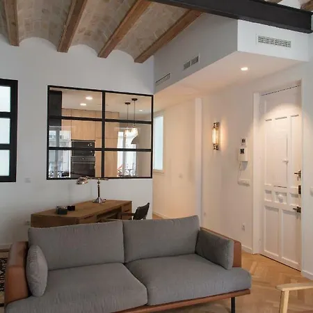 Florit Flats - Chic And In A Lively But Quiet Area Walking Distance Apartment *