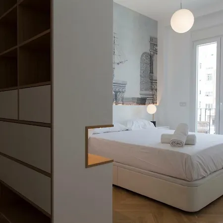 Florit Flats - Chic And In A Lively But Quiet Area Walking Distance Apartment *