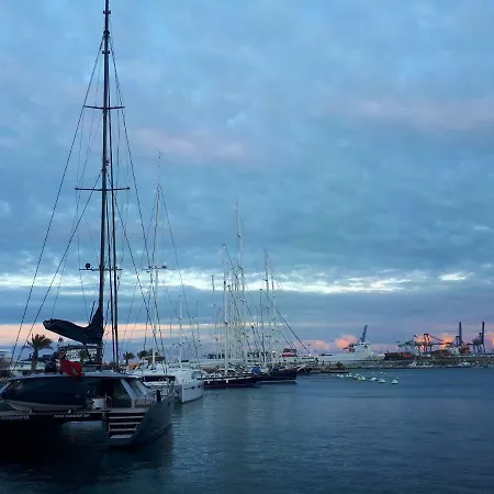 Luminoso Cerca De La Playa Y Puerto 公寓 *