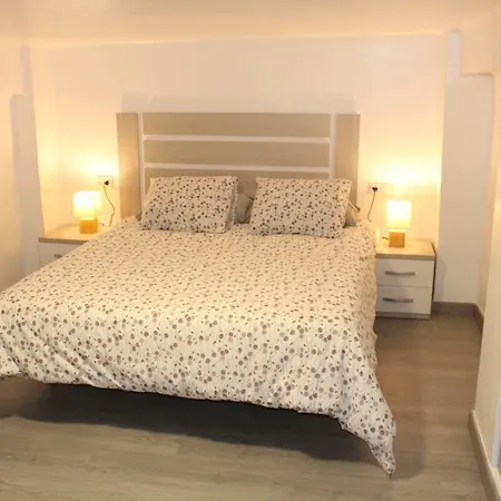 Luminoso Cerca De La Playa Y Puerto