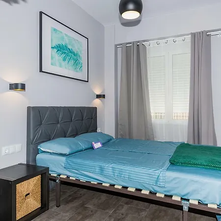 Stylish Newly Renovated In Great Location /wifi