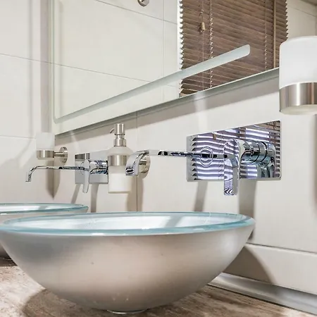 Appartement Stylish Newly Renovated In Great Location /wifi *