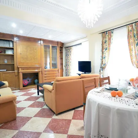 Cosy Near To The Center *