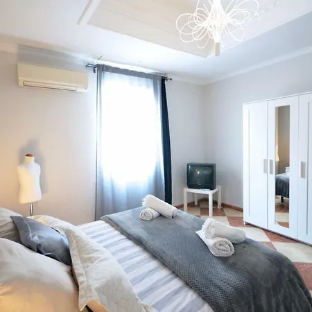 Cosy Near To The Center *