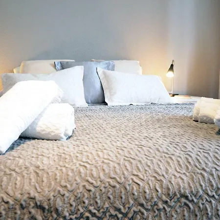 Cosy Near To The Center