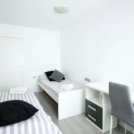 New Near To The Center Apartman