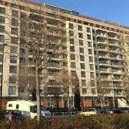 En La Ciudad De Ciencias Y Cerca De La Playa 公寓