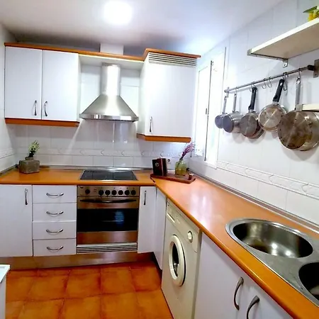 Abuhardillado, Luminoso Y Calido Apartamento فالنسيا