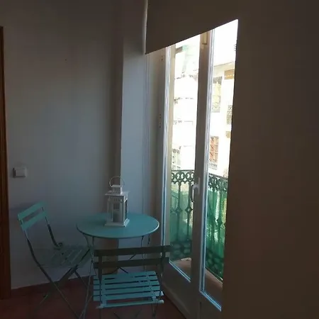 Abuhardillado, Luminoso Y Calido Apartamento *