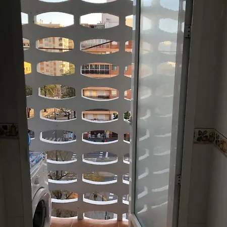 Luminoso Piso + Balcon En Valencia