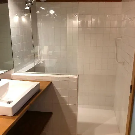 Cozy En Blanch. Center Apartment *