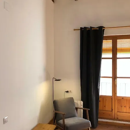 Cozy En Blanch. Center Apartment