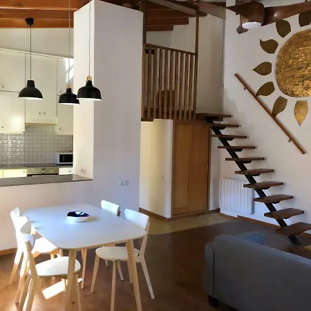 Cozy En Blanch. Center Apartment