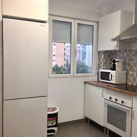 En Universidad Y Cerca De La Playa شقة *