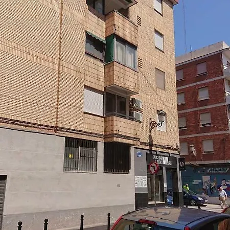 Alquilo Habitacion Doble Con Aire Acondicionado, Nevera Y Bano Privado, Con Anfitriona En La Vivienda Валенсия