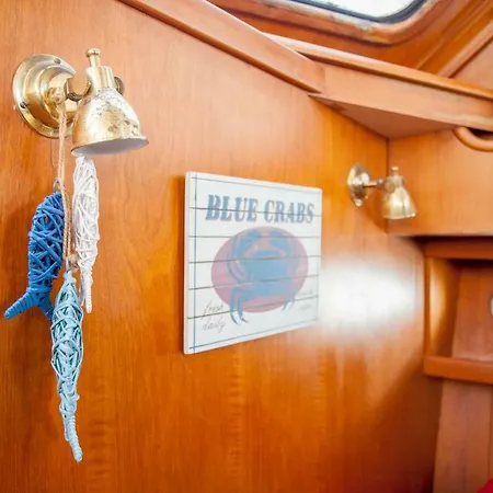 Úszó hotel Ocean Aquarius *