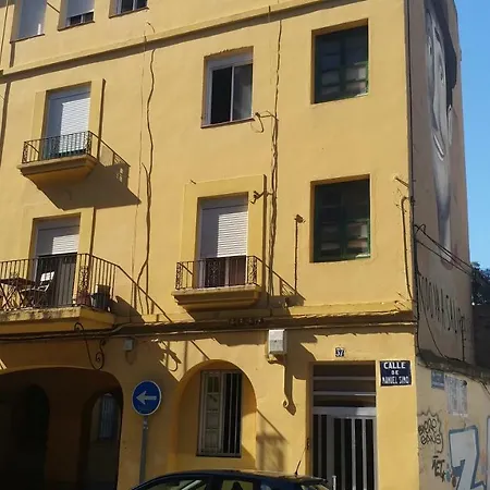Con Terraza Cerca Estacion Tren Accommodatie bij particulieren Valencia