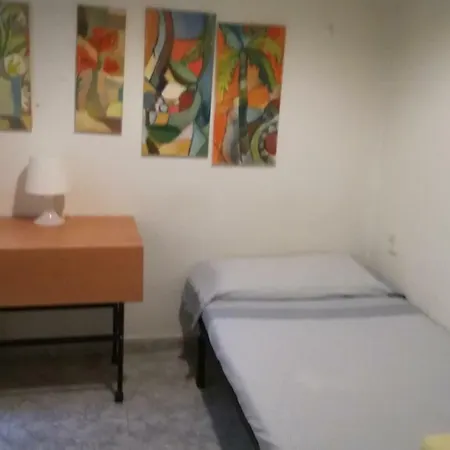 Loyola En Piso Compartido Homestay Valencia