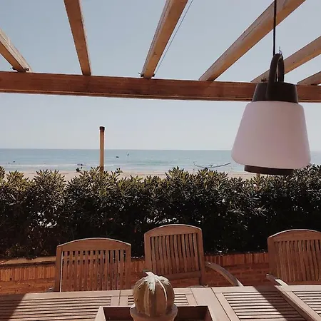 Beach Front House/ Frente Al Mar Vakantiehuis Valencia