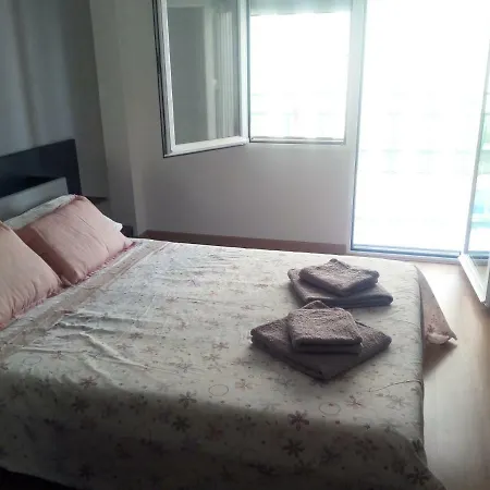 Privada Con Bano Privado A 300 Metros De La Playa. Pensión Valencia