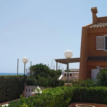Vakantiehuis Beach Front House/ Frente Al Mar Valencia