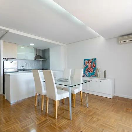 Light And Bright In Apartment *