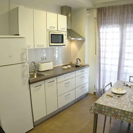 Apartman Studio 1 Good Location, Free Ac & Wifi