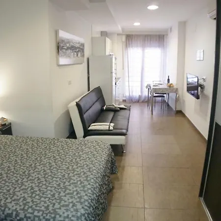 Studio 1 Good Location, Free Ac & Wifi *