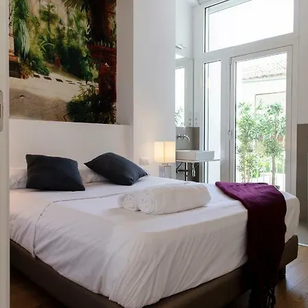 Florit Flats - Serranos