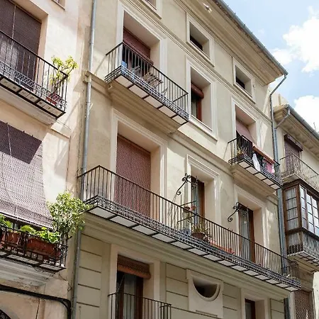 Florit Flats - Serranos *