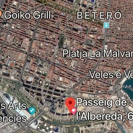 Apartamento En La Ciudad De Ciencias Y Cerca De La Playa *
