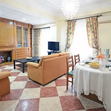 Cosy Near To The Center Apartman *
