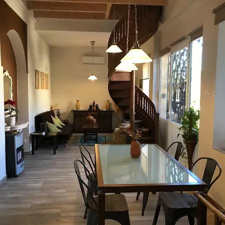 Famille Bernaschina Holiday home *