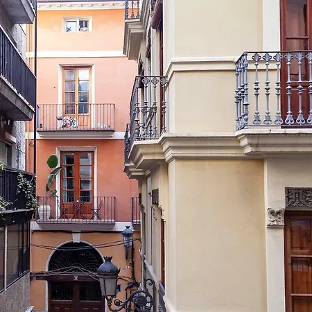 Plaza Redonda Center *