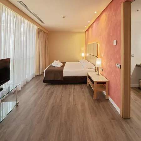Silken Puerta Hotel