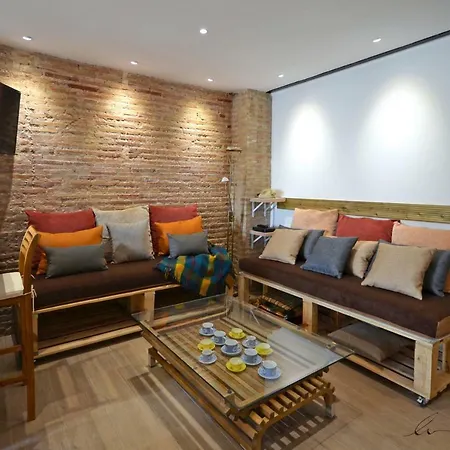 Casita En El Cabanal Con Patio Hébergement de vacances *